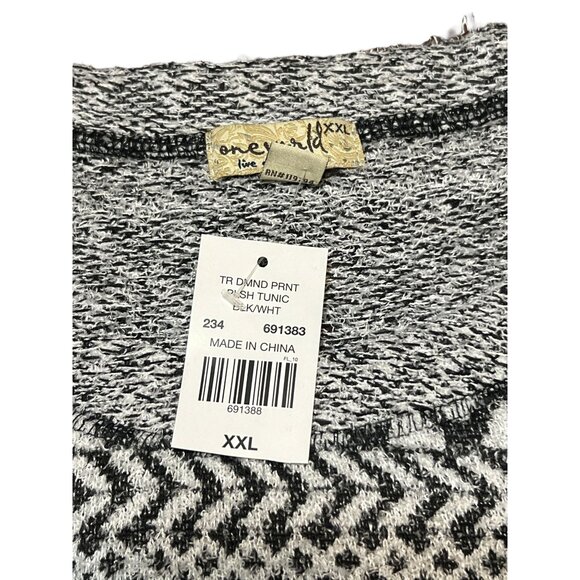 One World Diamond Print Pullover Tunic Sweater Black White Asymmetrical XXL NWT - Picture 4 of 4